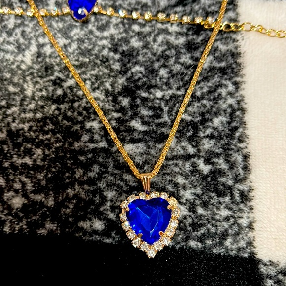 Elegant Blue Heart Jewelry Set - Picture 4 of 6
